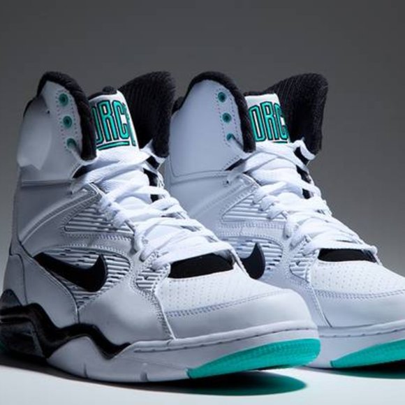 Hi Poshers! - Picture 3 of 5